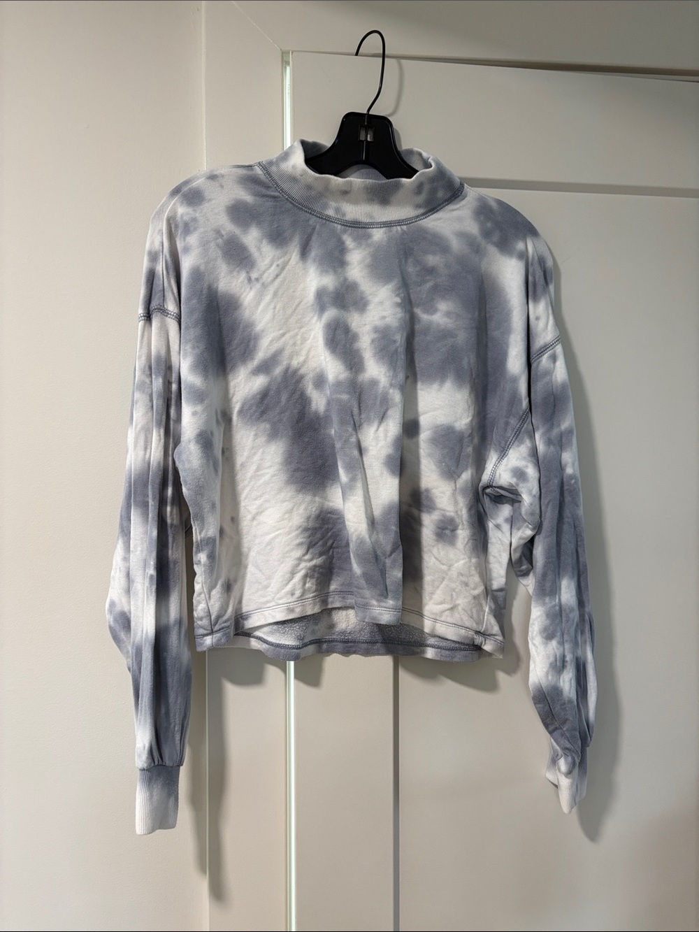 wild fable Gray & White Tie-Dye Cropped Sweatshirt
